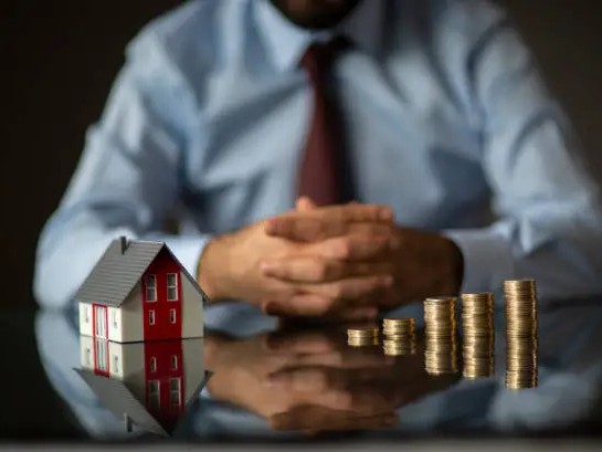 Foreign Investors and Luxury Real Estate in Italy 2025.